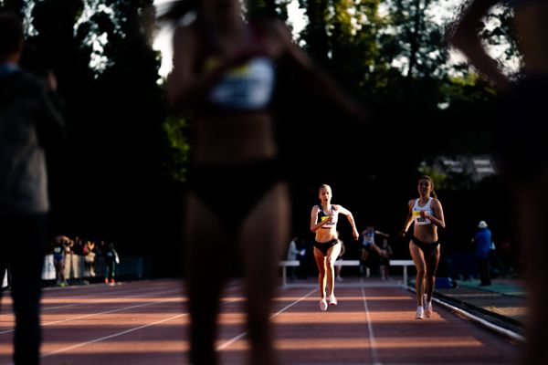 Carolin Hinrichs (VfL Loeningen) ueber 3000m Hindernis  am 28.05.2022 waehrend der World Athletics Continental Tour IFAM Oordegem in Oordegem